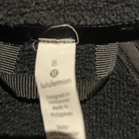 Lululemon fleece zip up crop size 8 - Picture 2 of 4